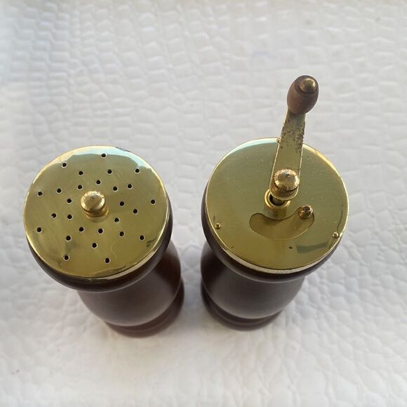Vintage Wooden 1960’s Salt Shaker & Pepper Grinder Set - Picture 3 of 8